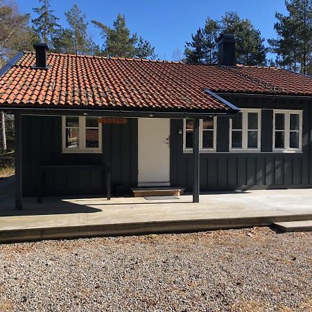 Haellestrand Cottage -Sillen 斯特伦斯塔德 外观 照片